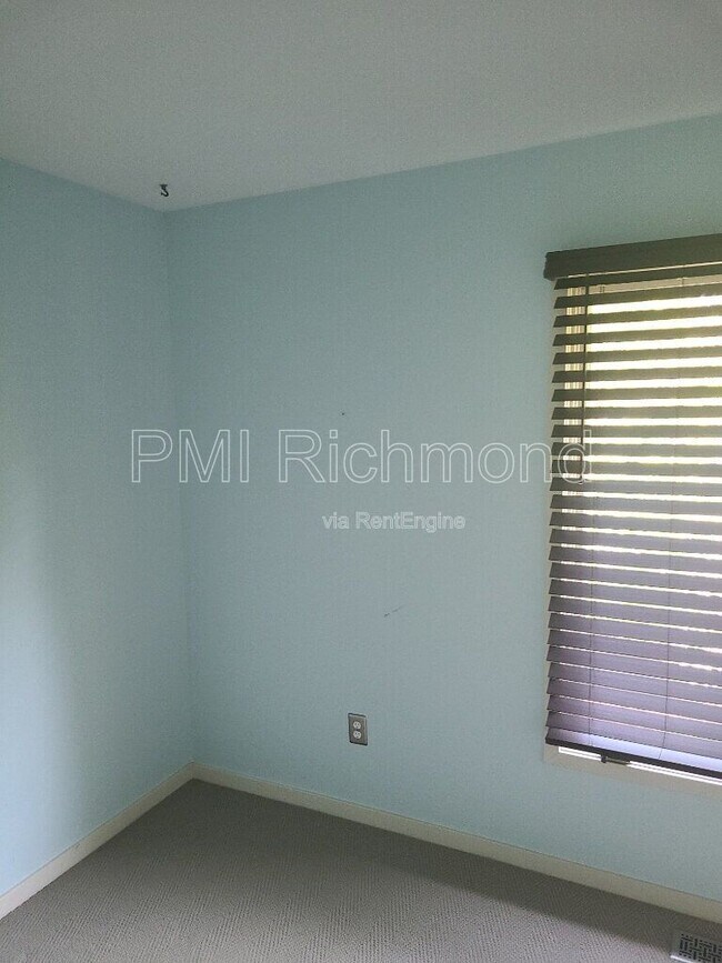 Building Photo - 10107 Hearthrock Ct