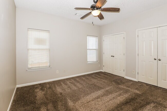 Building Photo - 7796 Newbury Dr