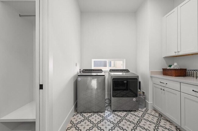 Building Photo - 804 Patterson St