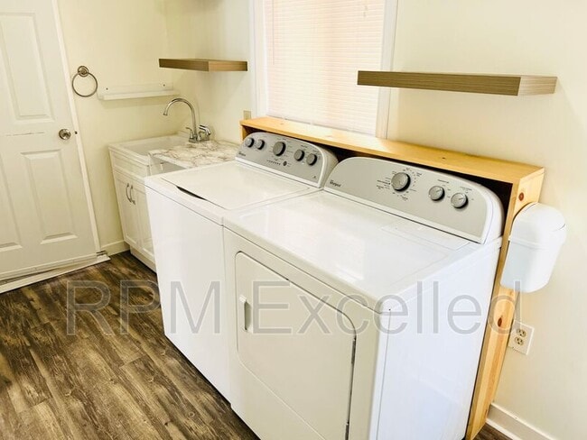 Building Photo - 25635 30th Ave S