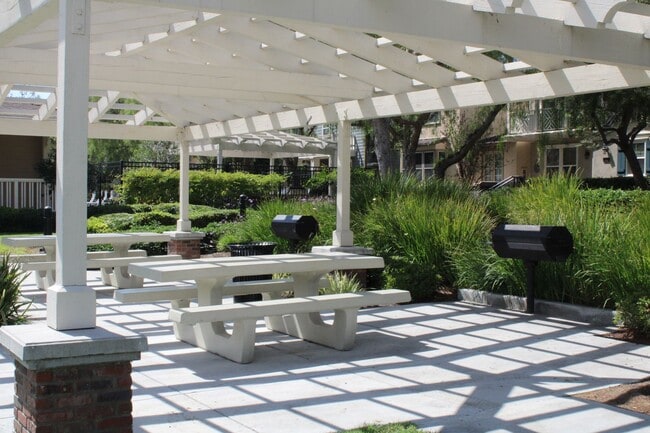 Building Photo - 2 Story home 3 Bedroom, 3 Bathroom Tustin Field.