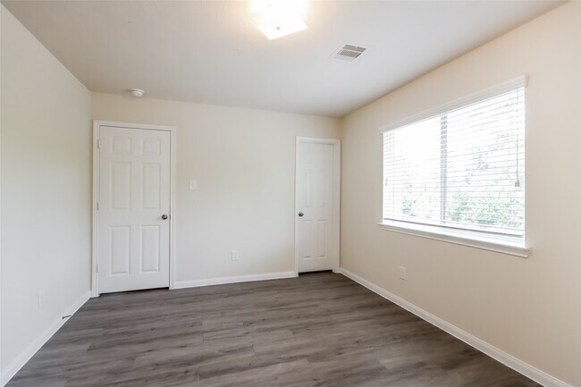 Building Photo - 9706 Piave Drive