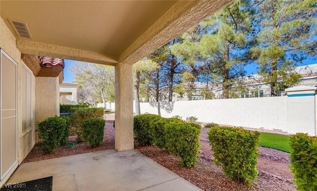 Building Photo - 8512 Desert Holly Dr