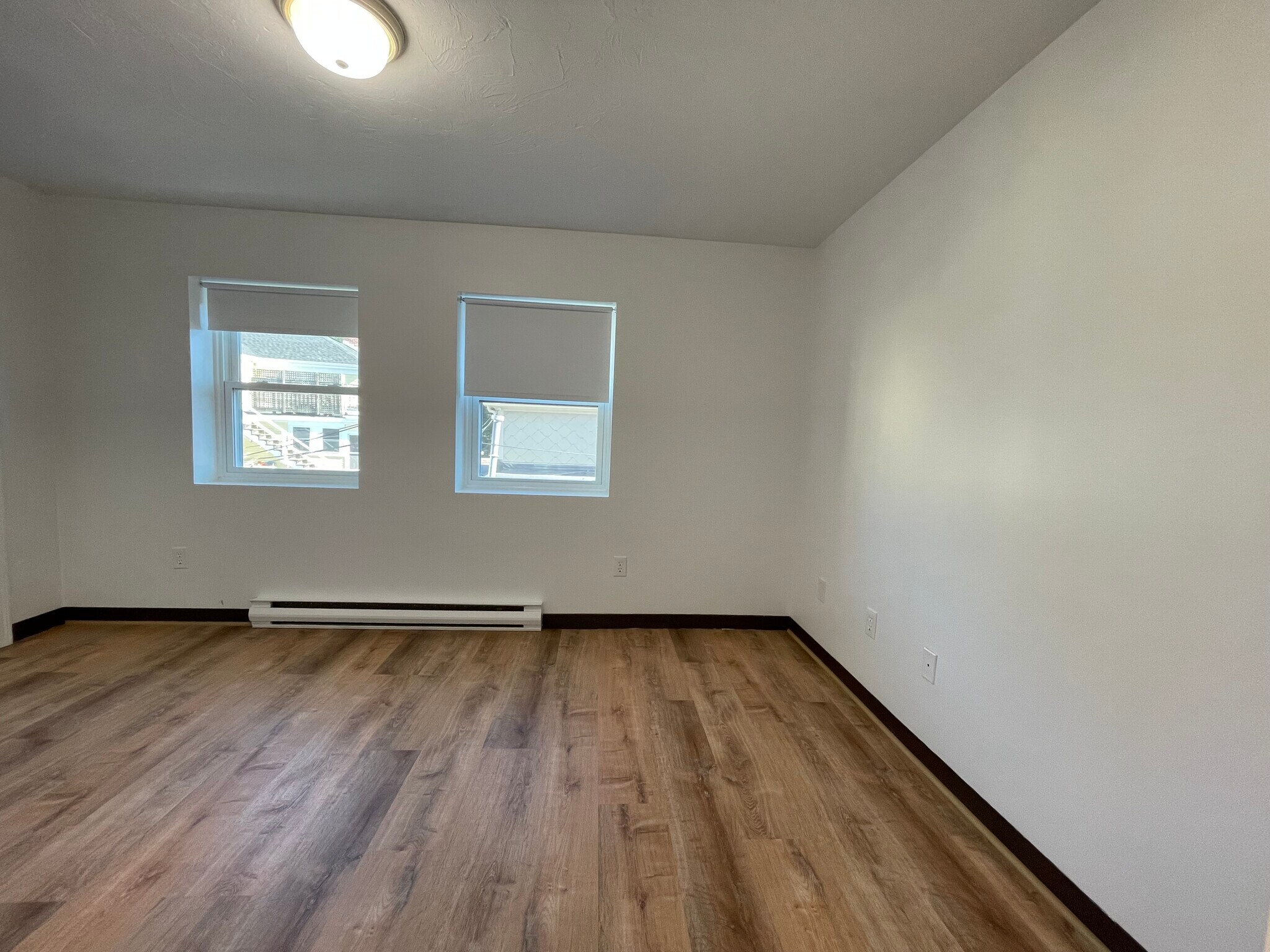 Building Photo - 19 Main St