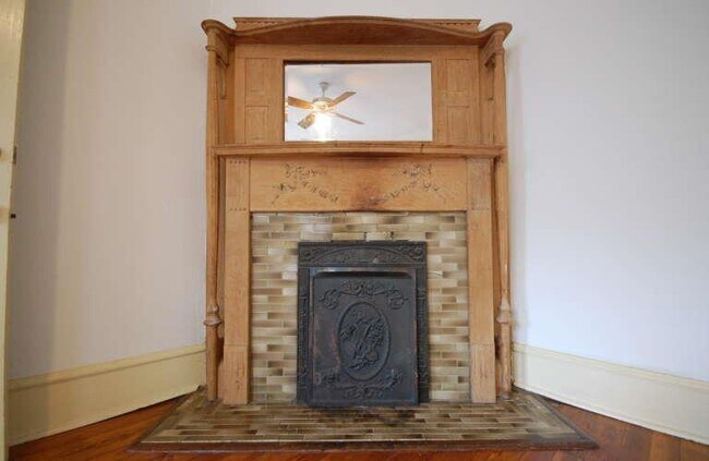 Building Photo - 2110 San Gabriel St