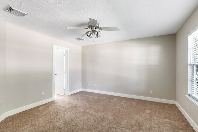 Building Photo - 18906 Atasca Oaks Dr