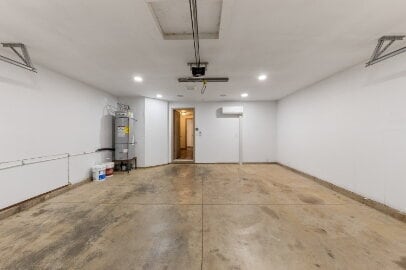 Building Photo - Spacious and Updated Pet Friendly Home