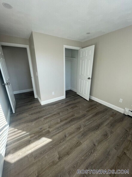 Building Photo - 27 Kenmar Dr