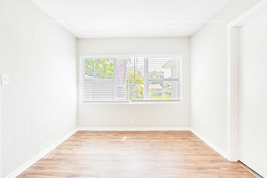 Building Photo - 1115 N Powers Dr