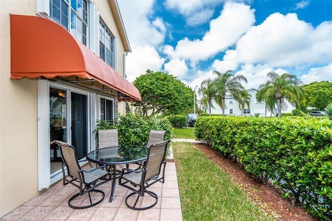 Building Photo - 622 Waterside Dr