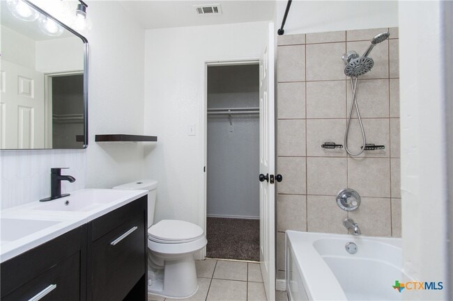 Building Photo - 1213 Fox Creek Dr