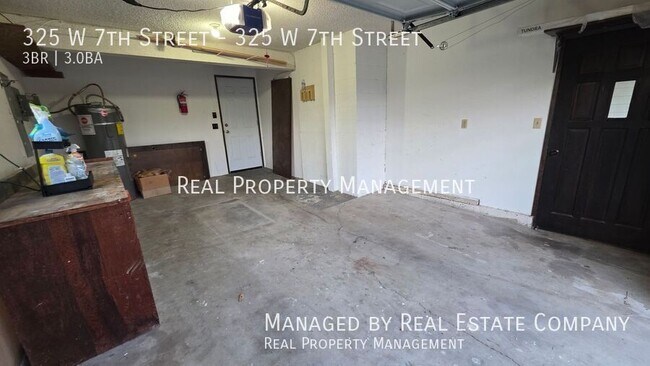 Building Photo - 325 W 7th St