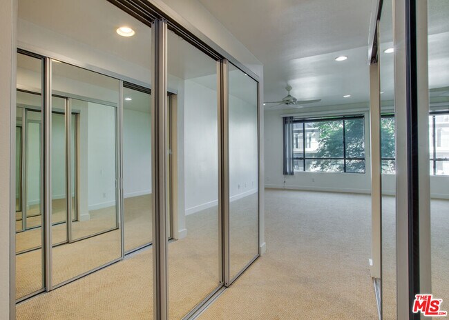 Building Photo - 1531 Camden Ave