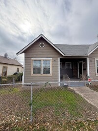 Building Photo - 2238 N Interstate 35