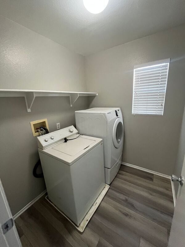 Building Photo - 42114 Acacia Way