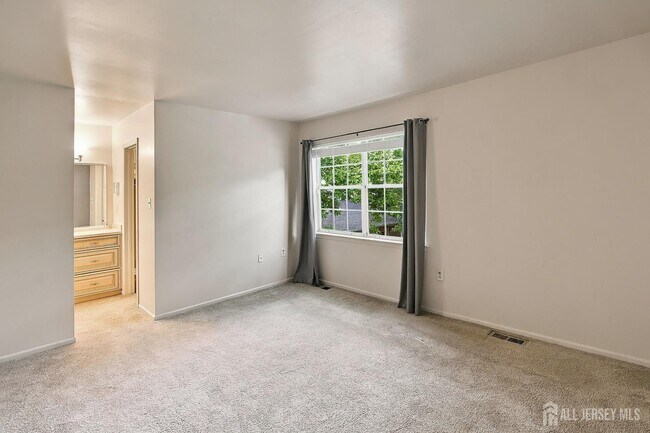 Building Photo - 23 Cloister Ct