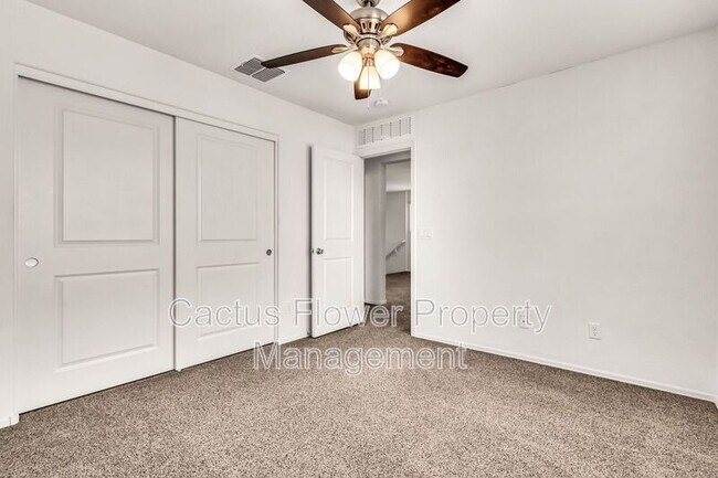 Building Photo - 1245 N Balboa