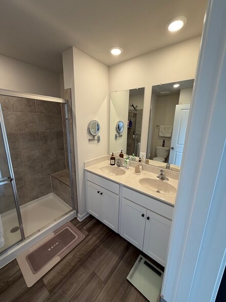 Building Photo - 454 18th Ave