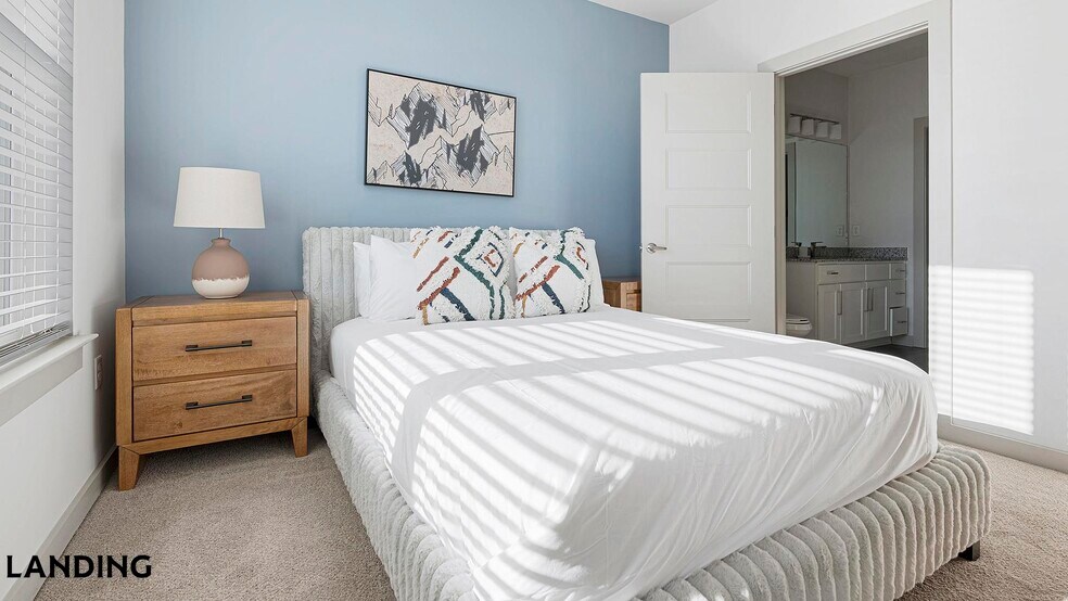 Building Photo - 340 W 25th St