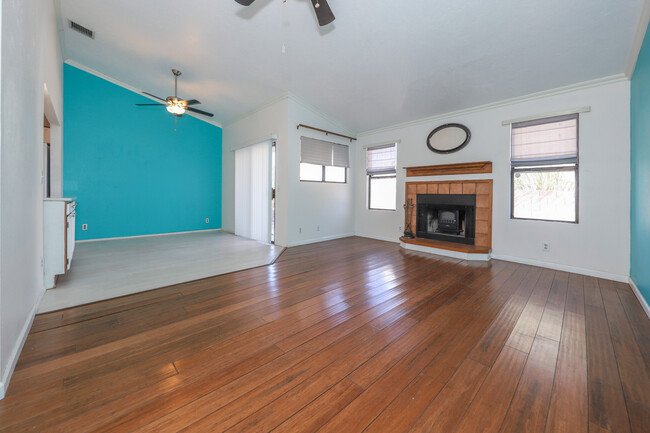 Building Photo - 10281 E Foxmoor Dr