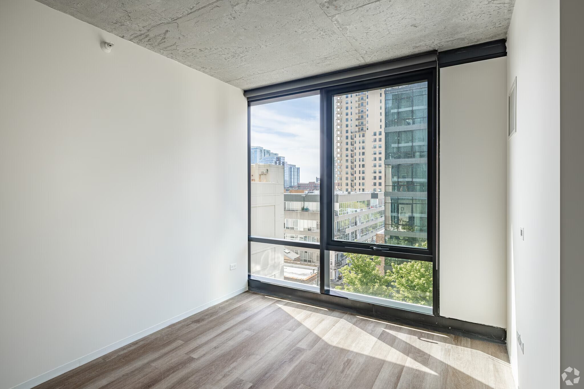 Building Photo - 59 E 14th St