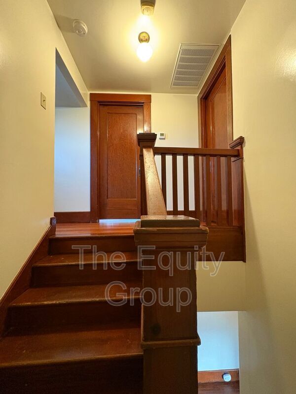 Building Photo - 820 S Court St