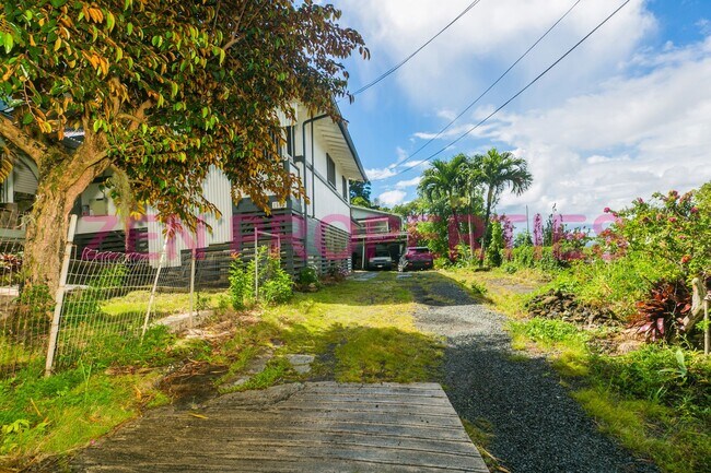 Building Photo - 3 bdrm/ 1 bath home for rent in Kalihi Uka