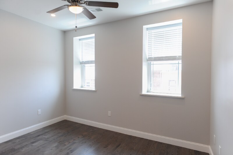 Building Photo - 719 Carpenter St