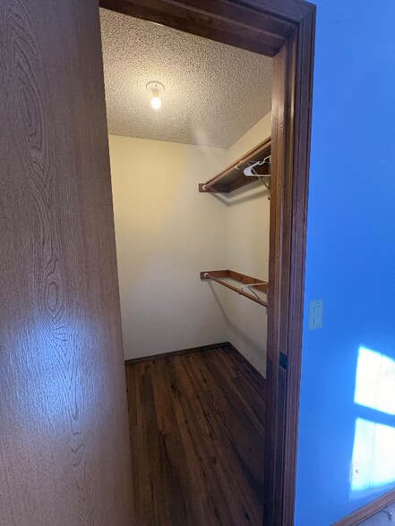 Building Photo - 1035 McClure Ln