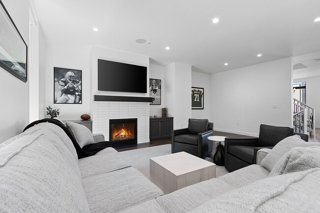 Building Photo - FURNISHED RENTAL: Luxury Townhome in Exclu...