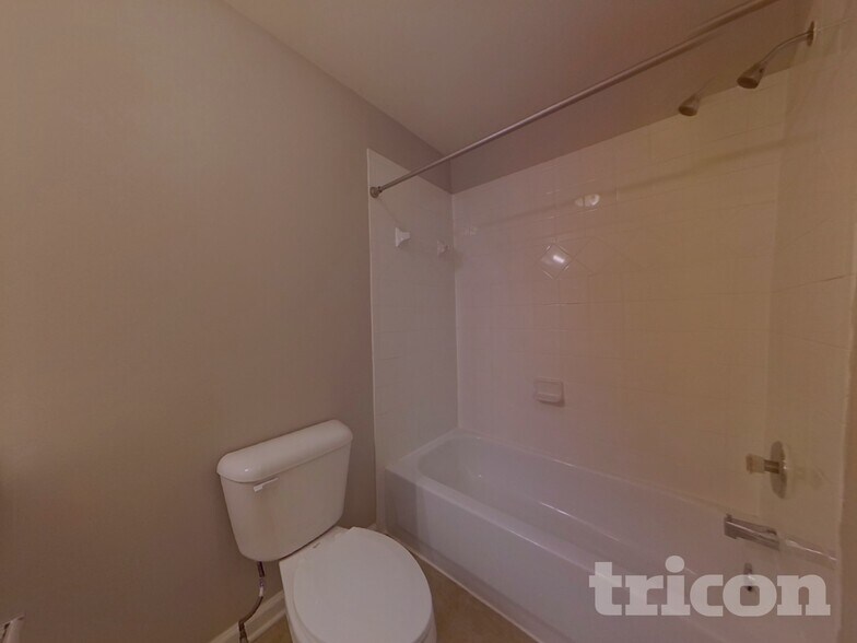 Building Photo - 275 Water Oak Pl