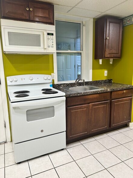 Building Photo - 50 Grand St