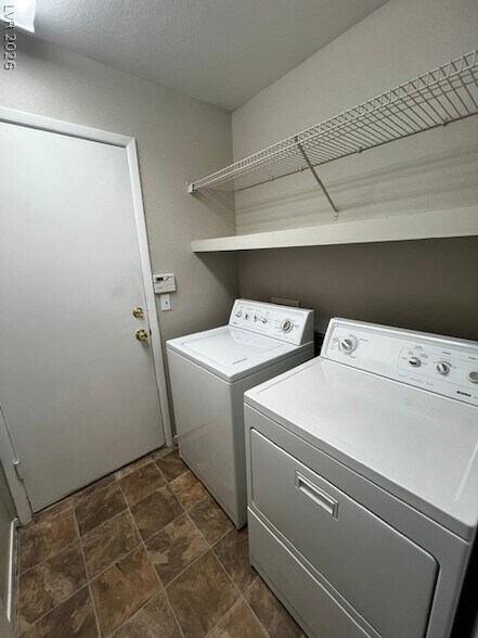Building Photo - 10046 S Mesquite Fork Ct