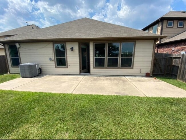 Building Photo - 16511 Winthrop Bend Ln