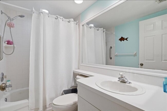 Building Photo - 6425 Shoreline Dr