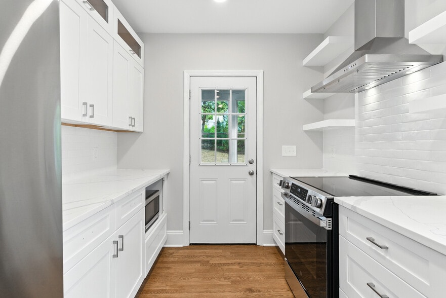 Building Photo - 45 Oakridge Rd