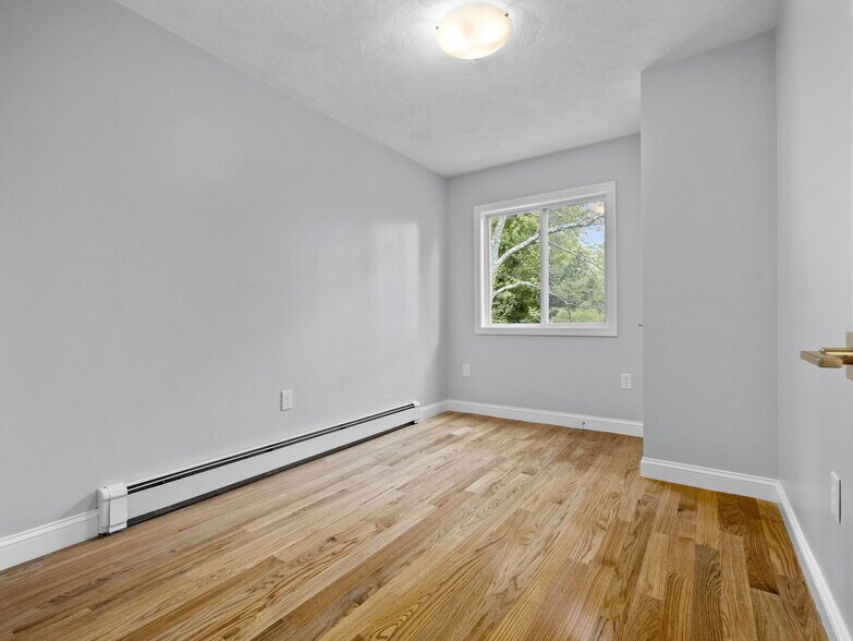 Building Photo - 17 Tesla Ave