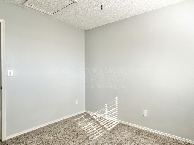 Building Photo - 3465 Kirkwood Dr