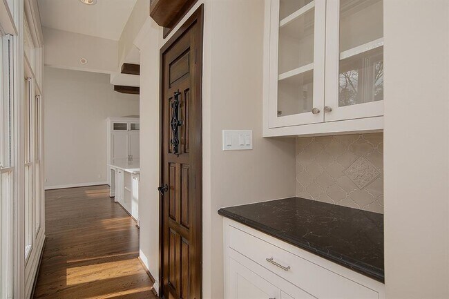 Building Photo - 83 S Longspur Dr