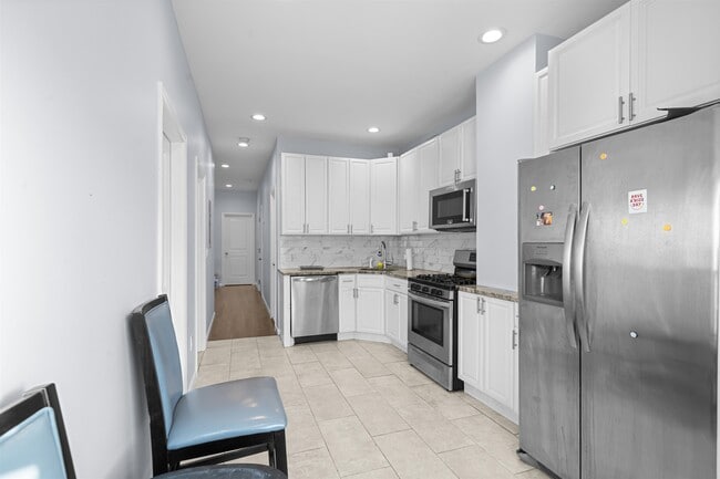 Building Photo - 83 Hobart Ave