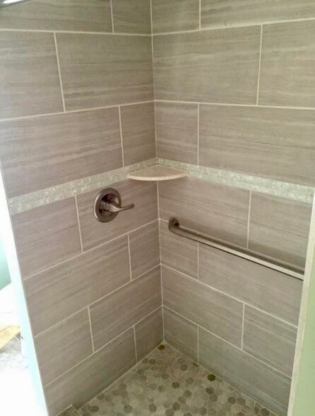 Building Photo - 305 Mifflin St