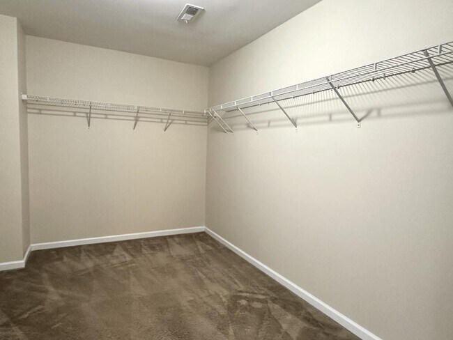 Building Photo - 1205 Peppermint Ct