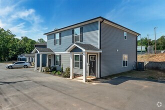 Building Photo - 2 Bed, 1.5 Bath Townhome in Downtown Easle...