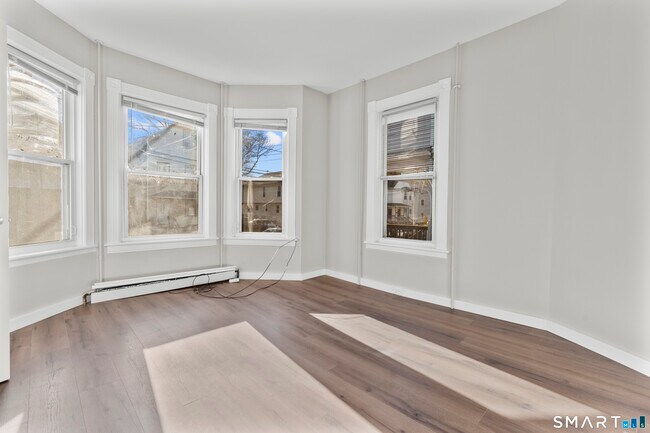 Building Photo - 394 Gregory St