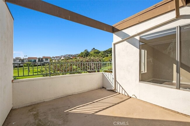 Building Photo - 707 Calle Los Olivos
