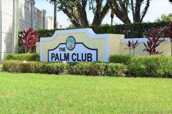 Building Photo - 1004 Green Pine Blvd