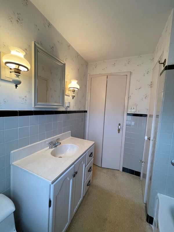 Building Photo - 435 Sycamore Rd