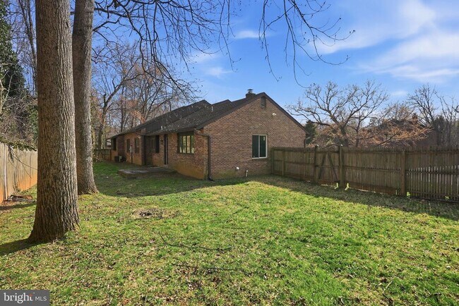 Building Photo - 1 Springer Ct