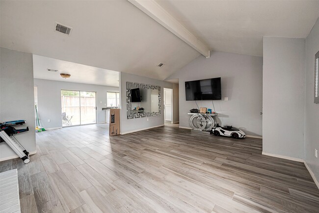 Building Photo - 2226 Gray Hawk Ln