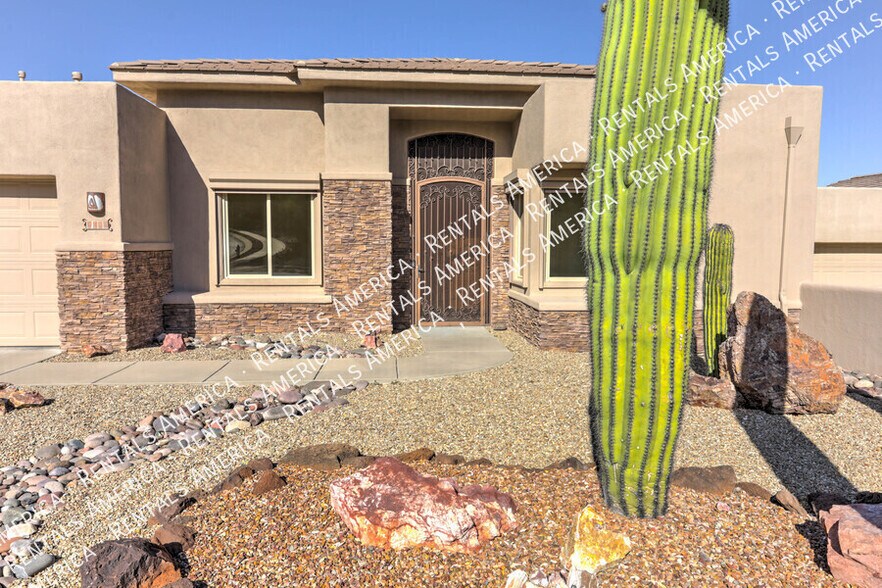 Building Photo - 5032 N Valley Shadows Pl